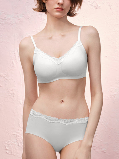 Basic Seamless Lace-Trimmed V-Neck Bralette - Smart Size