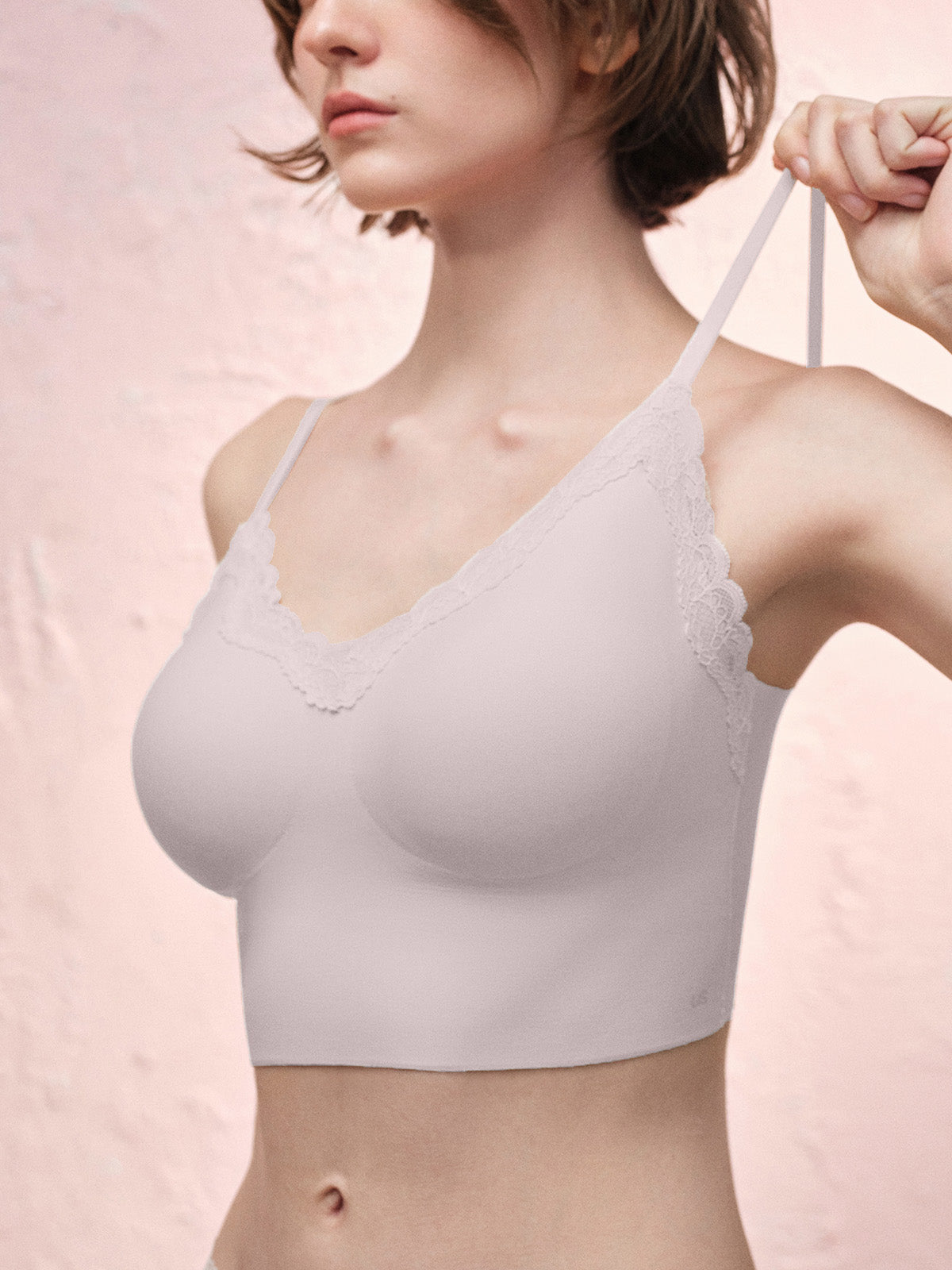 Basic Seamless Lace-Trimmed V-Neck Camisole Bra Top - Smart Size