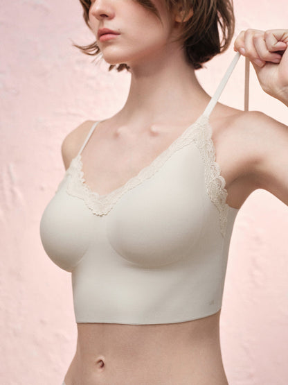 Basic Seamless Lace-Trimmed V-Neck Camisole Bra Top - Smart Size