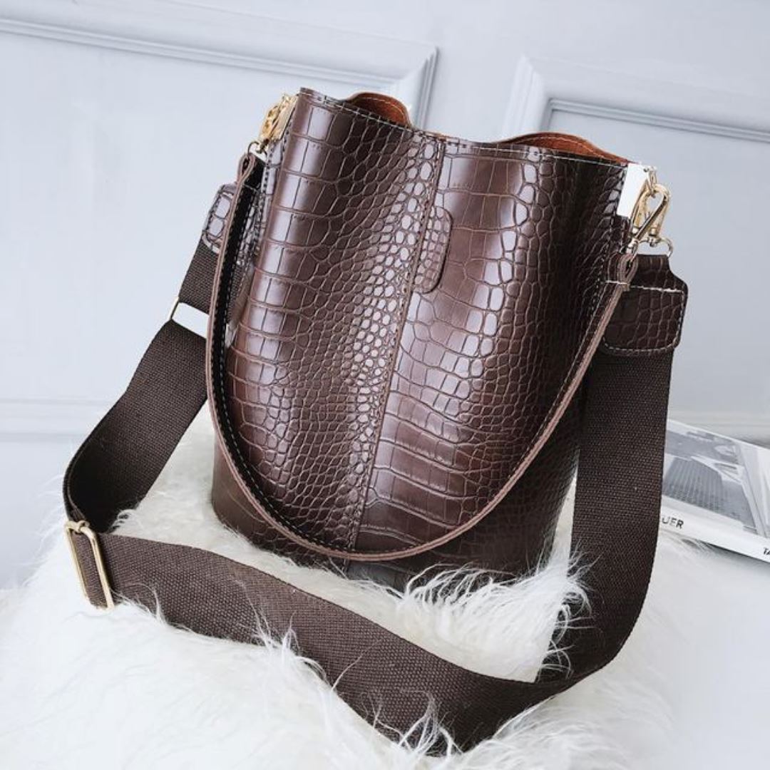 Bolsa Feminina de Couro Bia - Frete Grátis