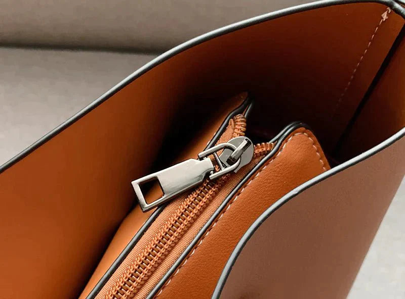 Bolsa Feminina de Ombro Cardiff - Frete Grátis