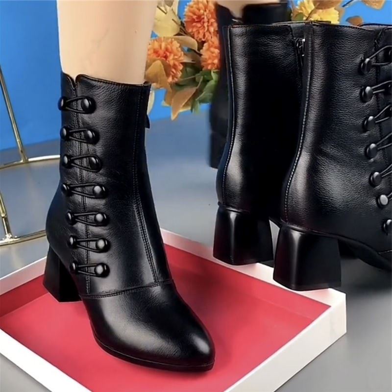 Bota Italiana Feminina de Couro Cano Curto - Frete Grátis